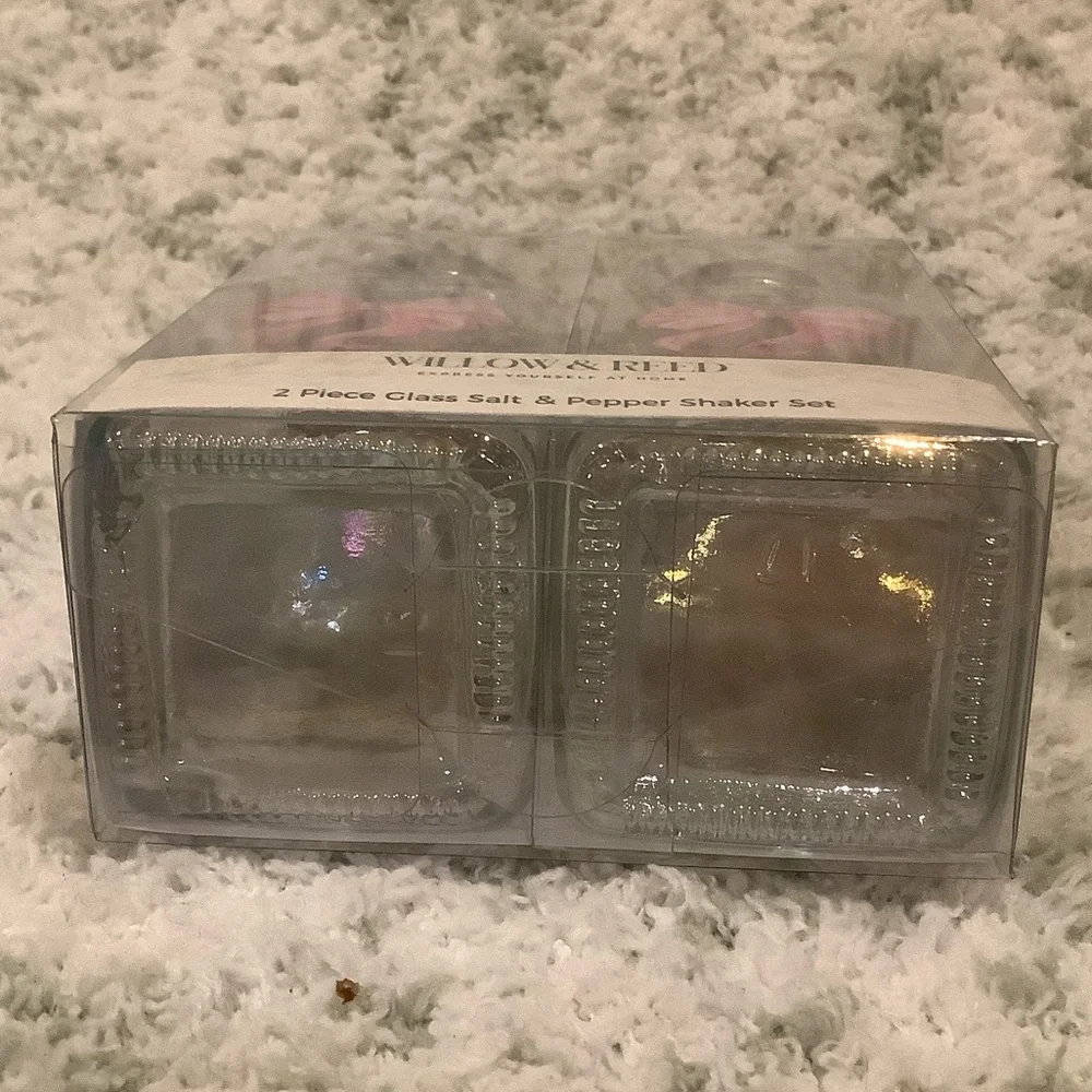 Willow & Reed Pink Ribbon Valentines Day Glass Salt Pepper Shaker Set NWT boxed - Picture 10 of 14